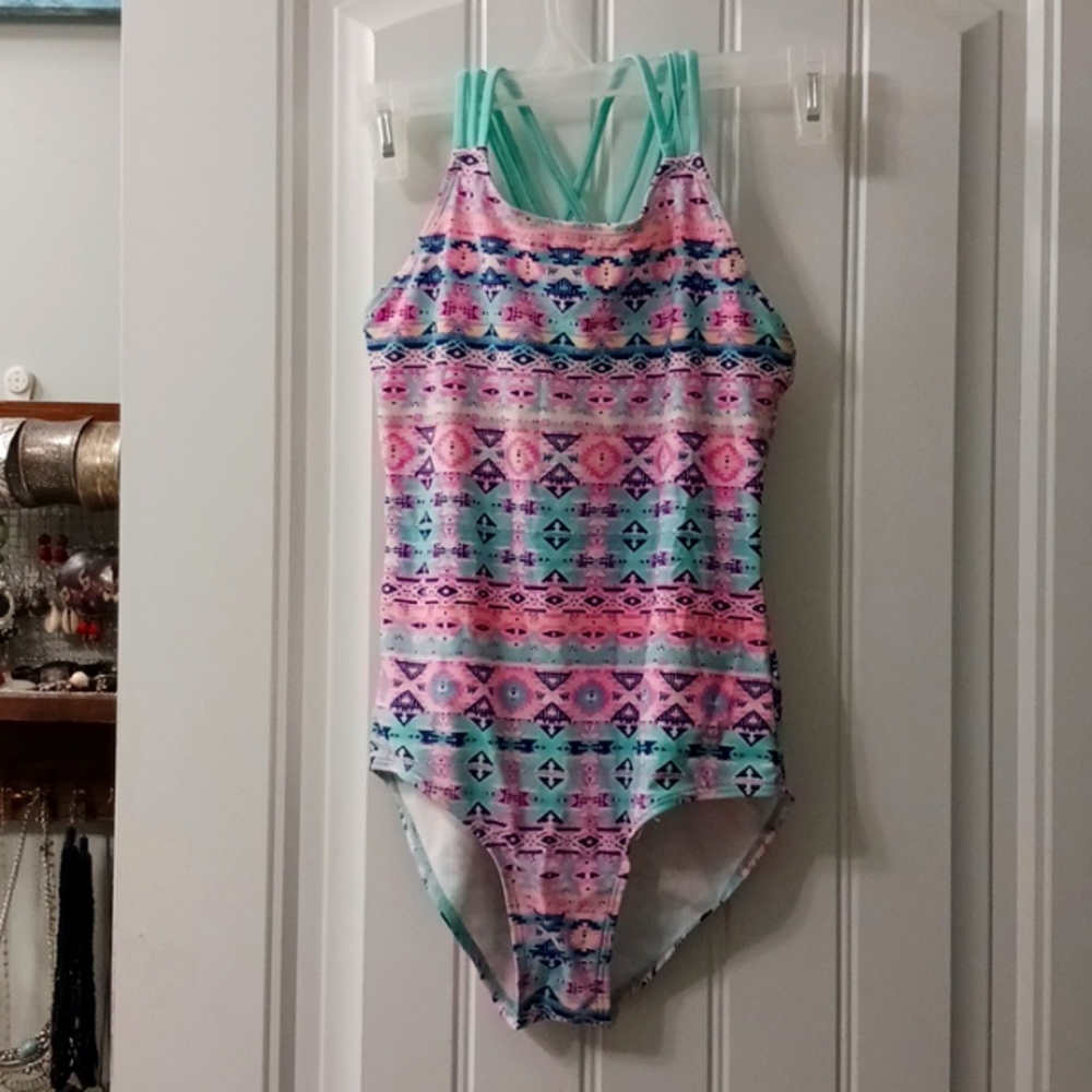 💚💕  MOVING SALE!!! Girl's One Piece Bathing Suit